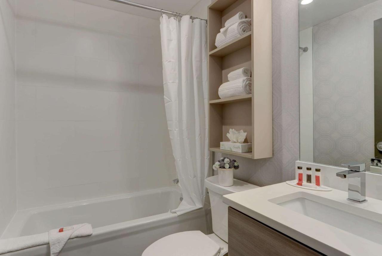 Microtel Inn By Wyndham Long Island City New York Ngoại thất bức ảnh